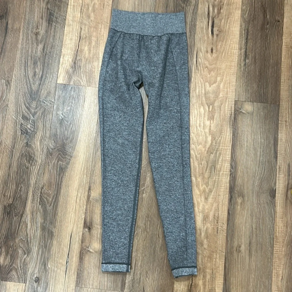 Gymshark Gray and purple leggings. Unknown size see measurements maybe XS - Picture 15 of 16